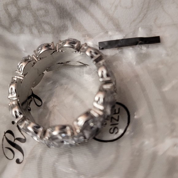 Women's size 8 cubic zirconia ring - stainless steel - Picture 2 of 5